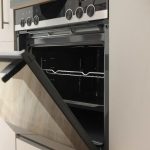 oven sedang dibuka