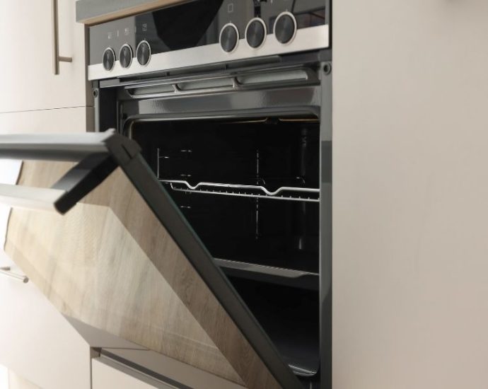 oven sedang dibuka